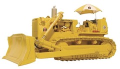 First Gear 50-3132 1:50 International TD-25 Dozer with Umbrella Blade and Hitch