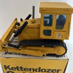 1980’s NZG diecast 1/50 Caterpillar CAT D4E Bulldozer #205 made in W. Germany 10