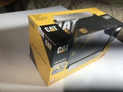 CAT 988G Wheel Loader Diecast 55302 NIB 1:64 2005