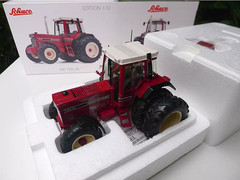 1:32 SCHUCO CASE International 1455 XL Tractor Farm Machine Diecast Model