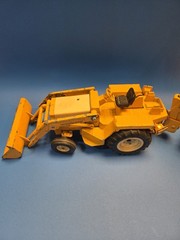 1960’s Vintage Ertl 1/16 International Harvester Tractor Backhoe STR#472 Diecast