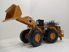 Norscot CAT 994F Wheel Loader 15-inch DieCast Model 1/50 Scale With Original Box