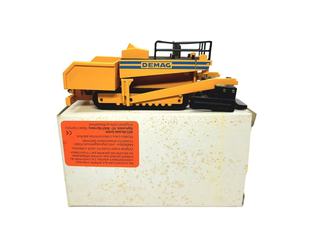 Demag DF120 Road Paver – NZG 1:50 Scale Diecast Model #231