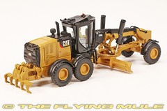 Diecast Masters 1:87 12M3 Motor Grader