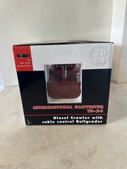International Harvester TD-24 Diesel Crawler Bullgrader 1:25 Diecast Model NIB
