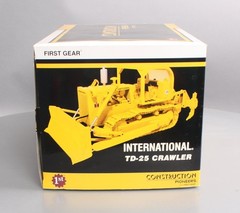 First Gear 79-0156 1:25 DieCast Construction Pioneer International TD-25 Crawler