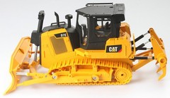 Diecast Masters 25002 1/24 R/C Caterpillar D7E Track-Type Tractor