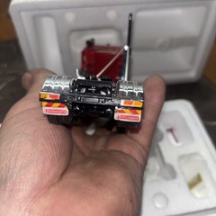 Twh 1/50 Drake Kenworth K200 Prime Mover Red But Box Says White?