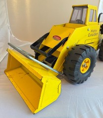1967 MIGHTY TONKA DIESEL FRONT END LOADER TRACTOR PRESSED STEEL – Very Clean
