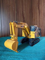 1:50 scale diecast komatsu pc3000 super excavator in mint condition