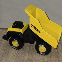 Tonka Dump Truck 2020 Sturdy Diecast Metal & Plastic 8 in