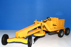 VINTAGE YELLOW STEEL PRESSED ROAD GRADER TOY MADE IN JAPAN