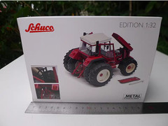 1:32 SCHUCO CASE International 1455 XL Tractor Farm Machine Diecast Model