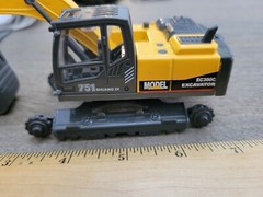 MODEL Excavator Construction Equipment Model Diecast Toy …see all pic and desc