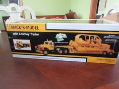 FIRST GEAR 1/25 CONSTRUCTION PIONEERS MACK B MODEL W/LOWBOY TRAILER – NIB