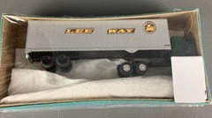 HO Scale Athearn Lee Way Semi-Truck & Trailer NIB! HO7674
