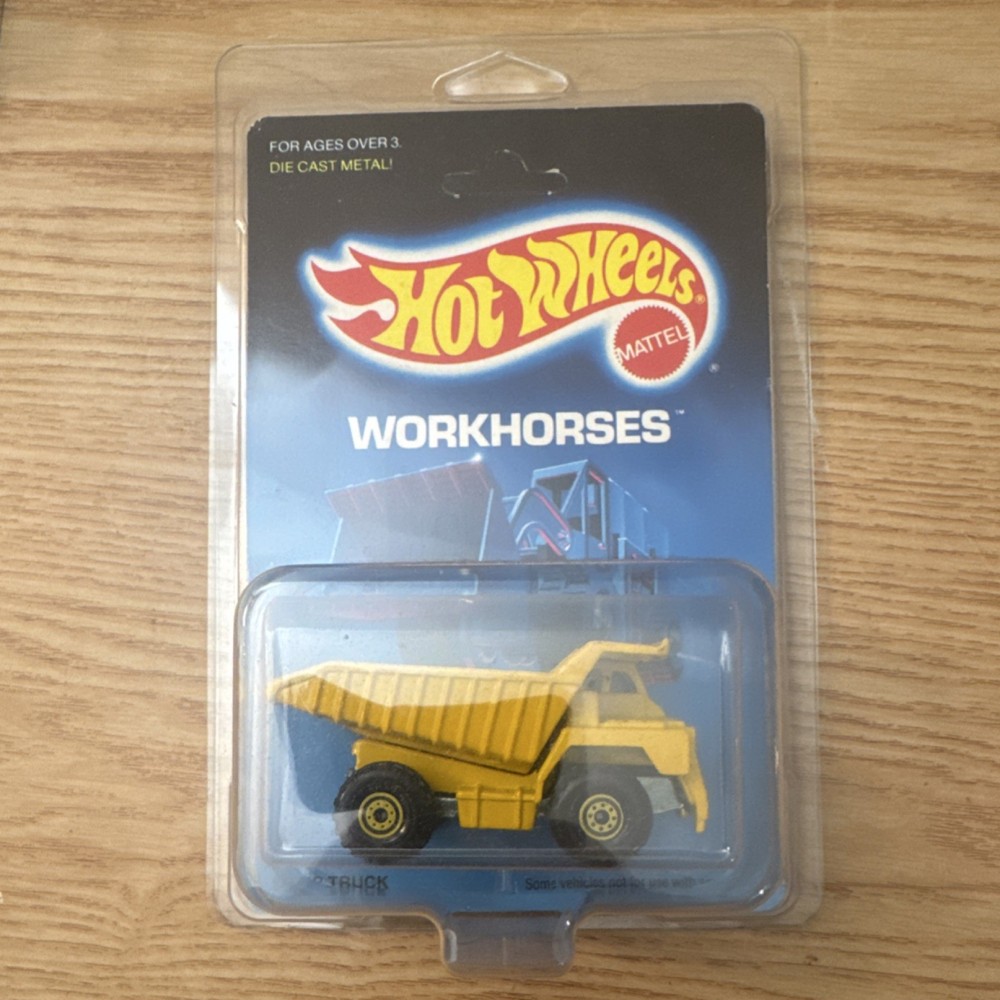 Hot Wheels Workhorses Dump Truck Unopened Box 1988 WRONG DIRECTION ERROR