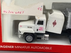 HO Scale Herpa 6067 MACK Semi Truck Shelton Williams w/Gravel Box Trailer HO7672