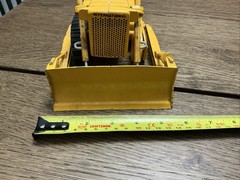 ERTL INTERNATIONAL HARVESTER TD-25 BULLDOZER 1/25 Scale – 1970’s-Missing Track