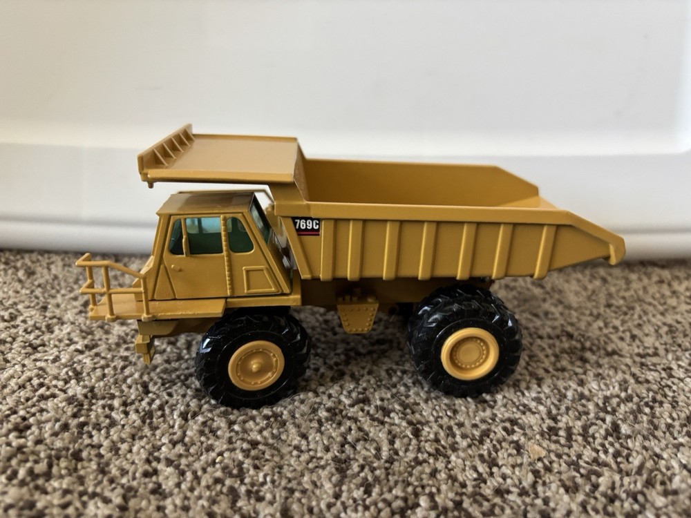 Cat 769C Off-Highway Truck 1:50 scale in original box