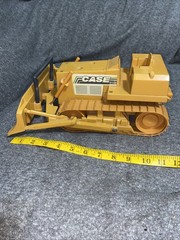 ERTL 1987 CASE Dozer International Crawler Bulldozer Tractor 1/16 scale diecast