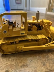 First Gear International TD-25 Crawler Dozer 1:25 Diecast Metal Yellow 79-0156