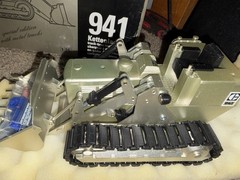 1:24 Conrad NZG Caterpillar 941 Crawler Kettenlader Silver Loader W/ Operator