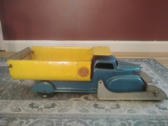 VINTAGE MARX LUMAR CONTRACTORS FRONT LOADER DUMP TRUCK PRESSED STEEL TOY