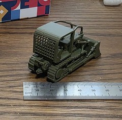 One 1/87 scale International Harvester TD-15 bulldozer , olive drab!