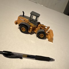 CASE Diecast Wheel Loader Construction Vehicle Model, Yellow/Gray/Black 1:50
