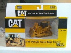 Norscot CAT D6R XL Track-Type Tractor 1:64 Scale Darkish Yellow VG Sealed Box