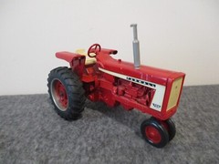 ERTL VINTAGE FARMALL 706 RED TRACTOR – DIE CAST – DECALS – EXCELLENT