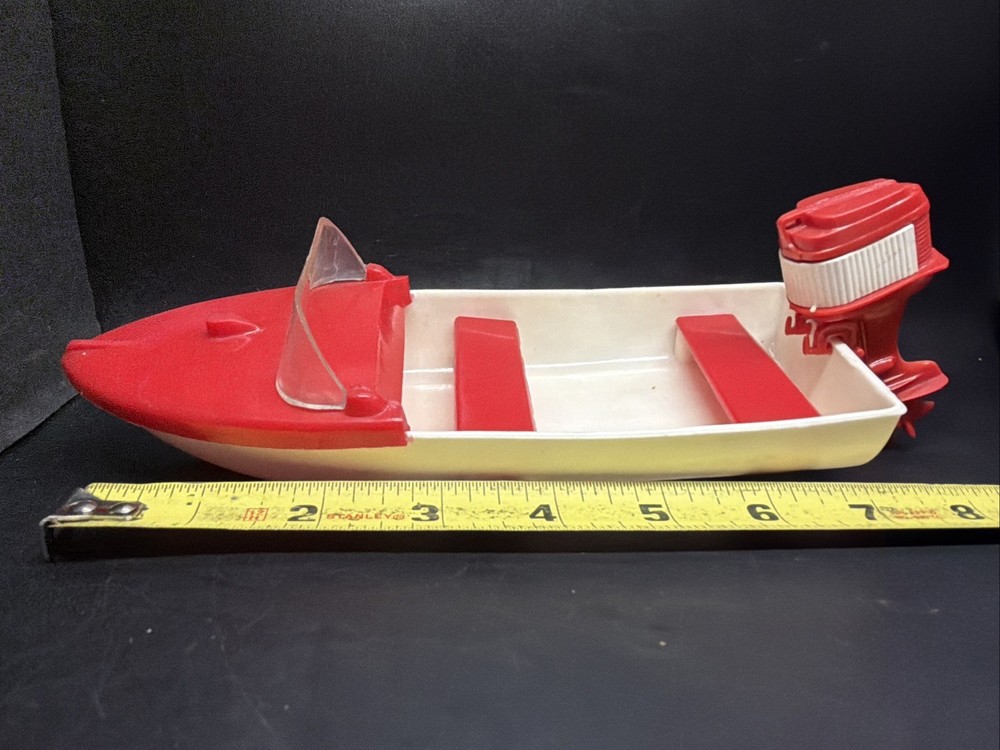 1960 ‘s Andy Gard Plastic 8″ Red And White Motorboat Outboard Motor Tonka