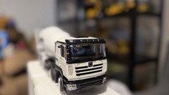 XCMG Cement Mixer Truck Diecast Model White Green Black Durable Series