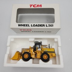 TCM L32 Wheel Loader 1:50 Scale Diecast Construction Model Japan W/Original Box