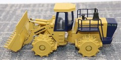 Conrad Hanomag CL 310 Compactor Excavator 1:50 2425 in Box Germany
