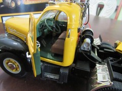 FIRST GEAR 1/25 CONSTRUCTION PIONEERS MACK B MODEL W/LOWBOY TRAILER – NIB