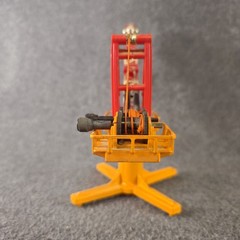 2 VTG Shinsei Mini Power Climbing Cranes Hitachi Power Reach Scale 1:70 Japan