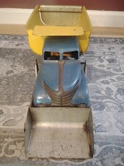 VINTAGE MARX LUMAR CONTRACTORS FRONT LOADER DUMP TRUCK PRESSED STEEL TOY