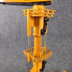 2 VTG Shinsei Mini Power Climbing Cranes Hitachi Power Reach Scale 1:70 Japan