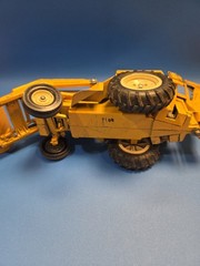 1960’s Vintage Ertl 1/16 International Harvester Tractor Backhoe STR#472 Diecast