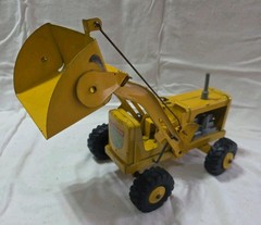 Vintage Marx Lumar Hi-Lift Loader. Rarely Found In This Condition. Very Nice!!!