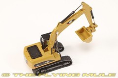 Diecast Masters 1:87 320D L Excavator w/4 Work Tools