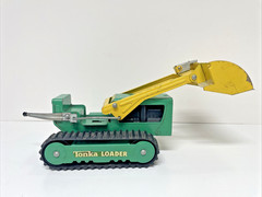 Vintage Tonka Front End Loader Green & Yellow 5» x 12»