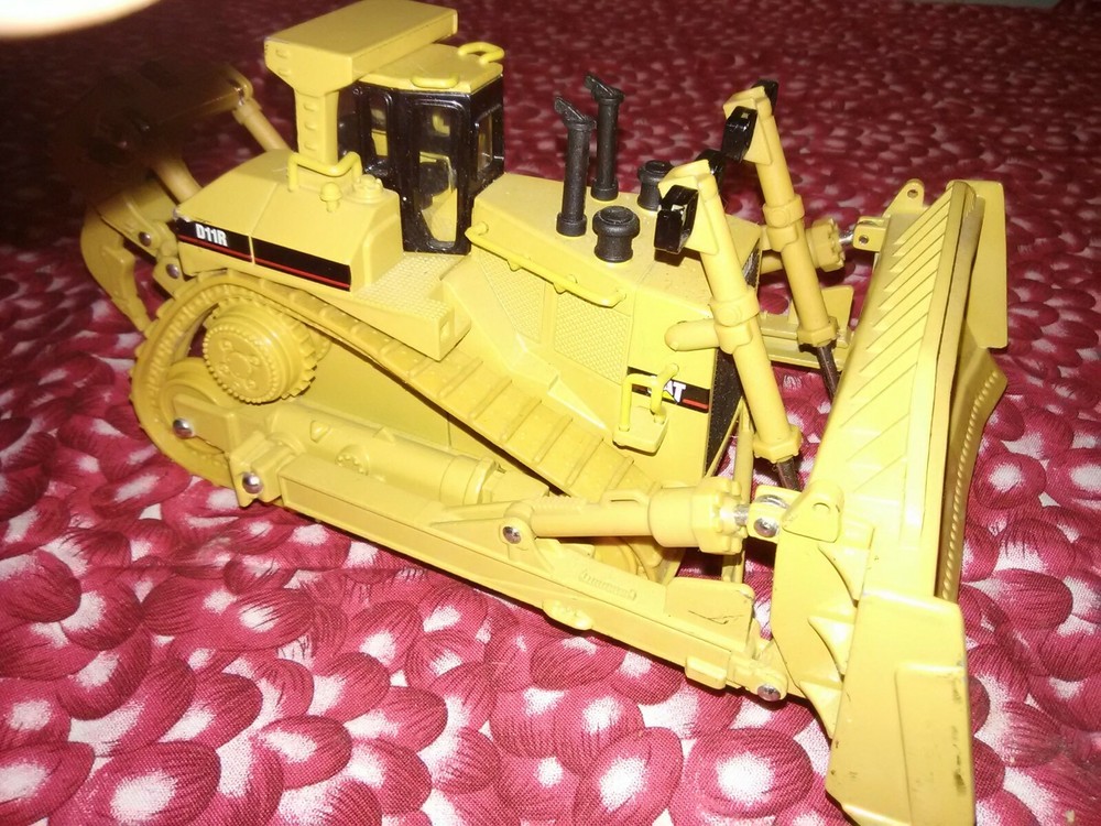 CATERPILLAR D11R DIECAST BULLDOZER RIPPER 1:50 SCALE NORSCOT Walsh Rare!