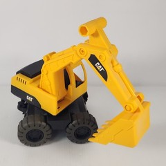 CAT Caterpillar Yellow Excavator Construction Toy Truck Plastic Moving Bucket