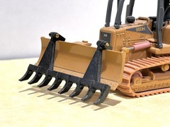 ERTL 1/50 Scale Custom Case 650H Wide Track Angle Dozer w/Root Rake Attachment!