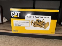 Norscot Cat D11R Track-Type Tractor Bulldozer: # 55025, 1:50 Scale