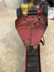 VINTAGE 1960’S RED TONKA TOYS SANDLOADER TOY VERY NICE