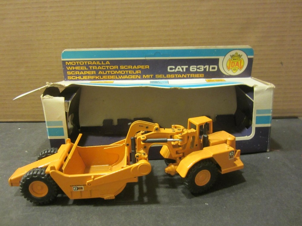 JOAL NO.219 Catapillar 631B TRACTOR SCRAPER DIE CAST